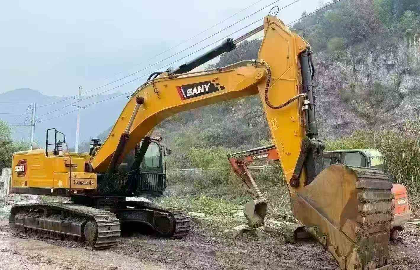 Buy Sany SY375H Used Excavator / 2