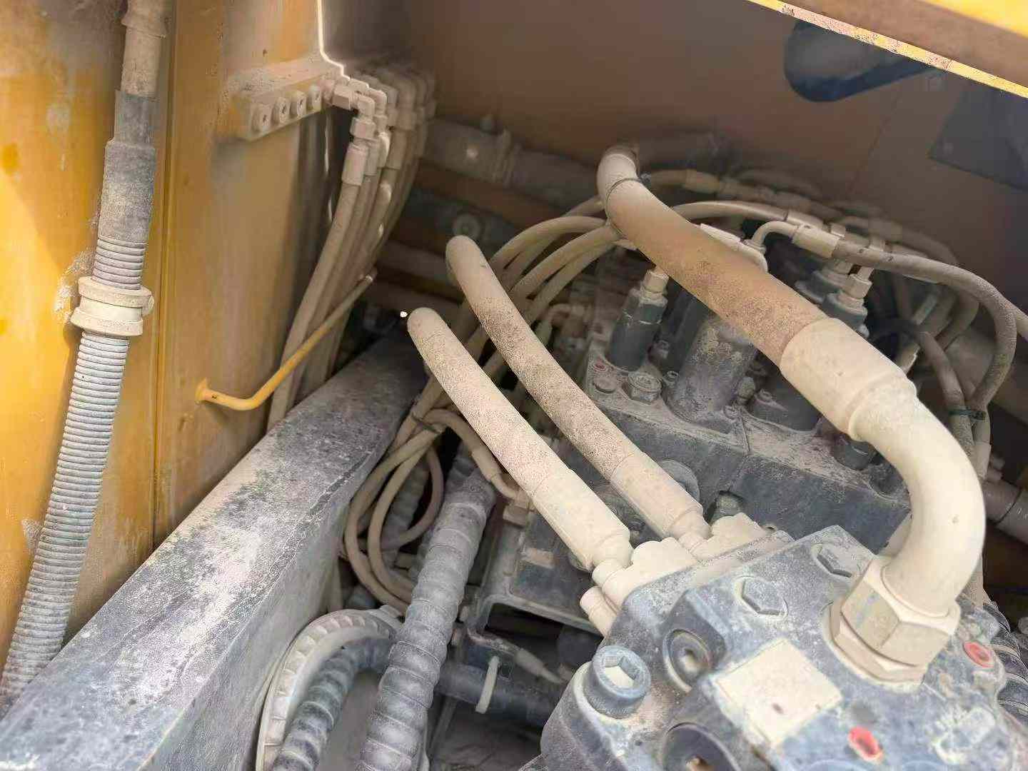 Compre Excavadora XCMG XE205DA Usada / 5