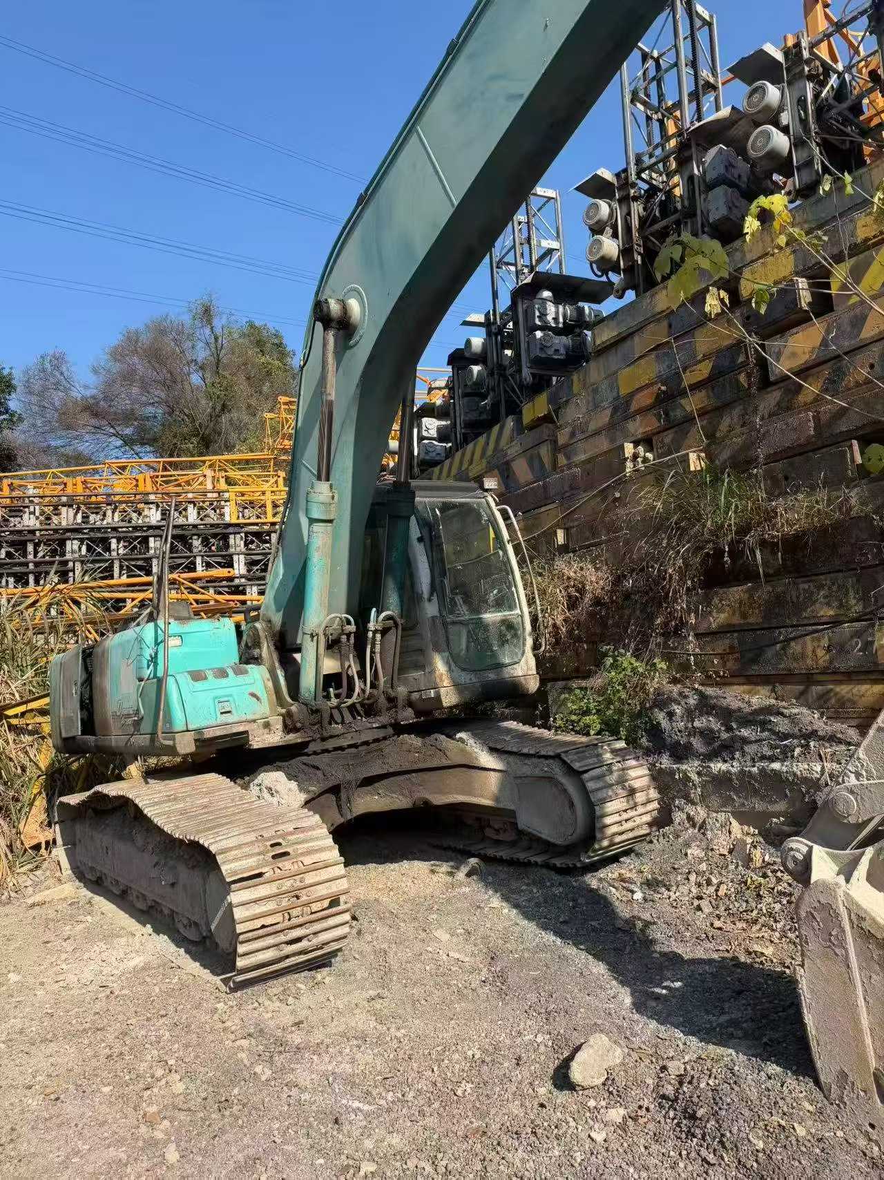 Buy Kobelco SK230 Used Excavator / 6