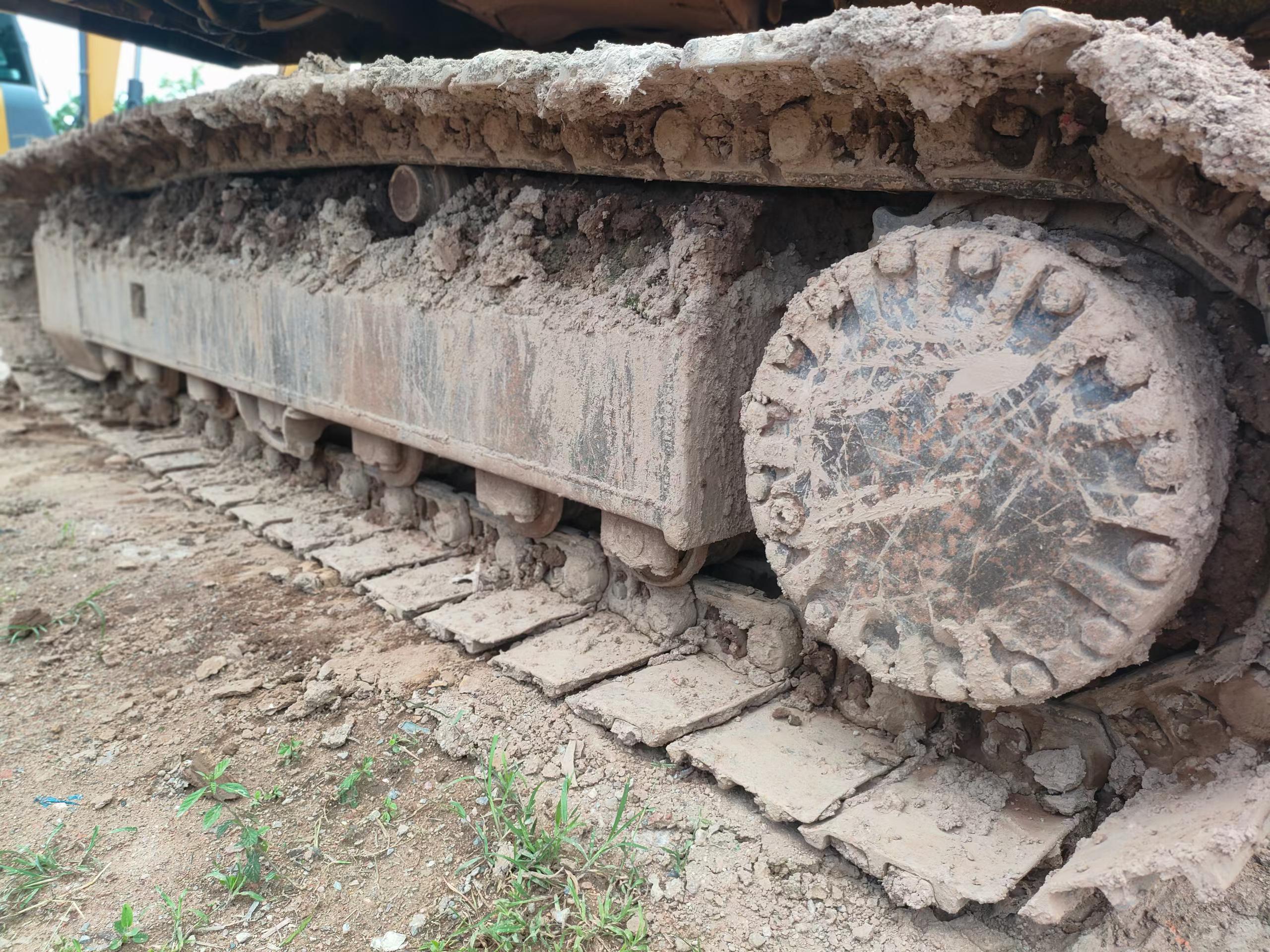 Buy Caterpillar 320V2 Used Excavator / 9