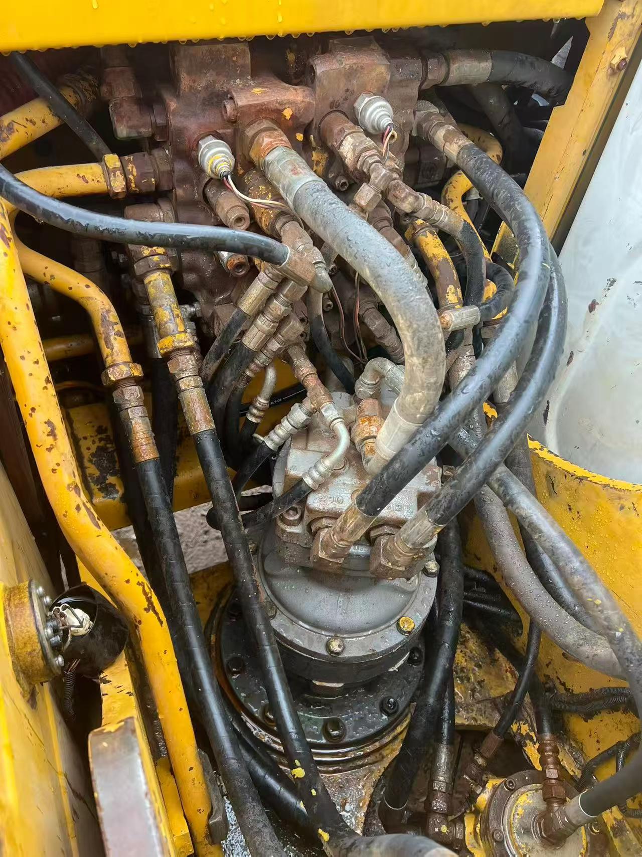 Buy Kato HD512-6 Used Excavator / 3