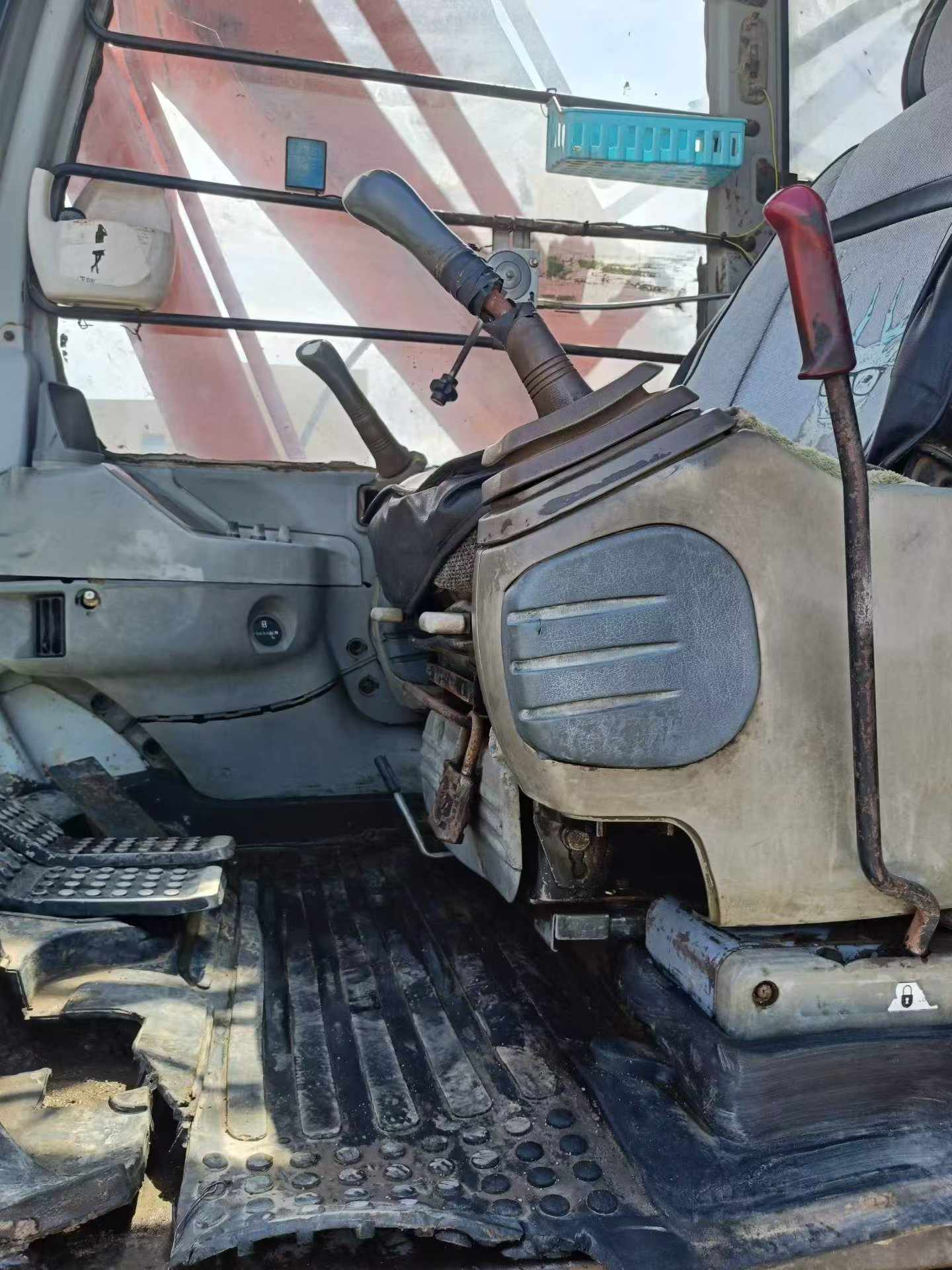Купить Подержанный Экскаватор Hitachi EX200-5 / 9