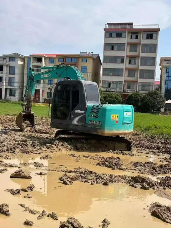 Buy Kobelco SK75 Used Excavator / 1