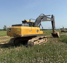 Купить Подержанный Экскаватор JohnDeere E210 / 2 Купить Подержанный Экскаватор JohnDeere E210 / 2