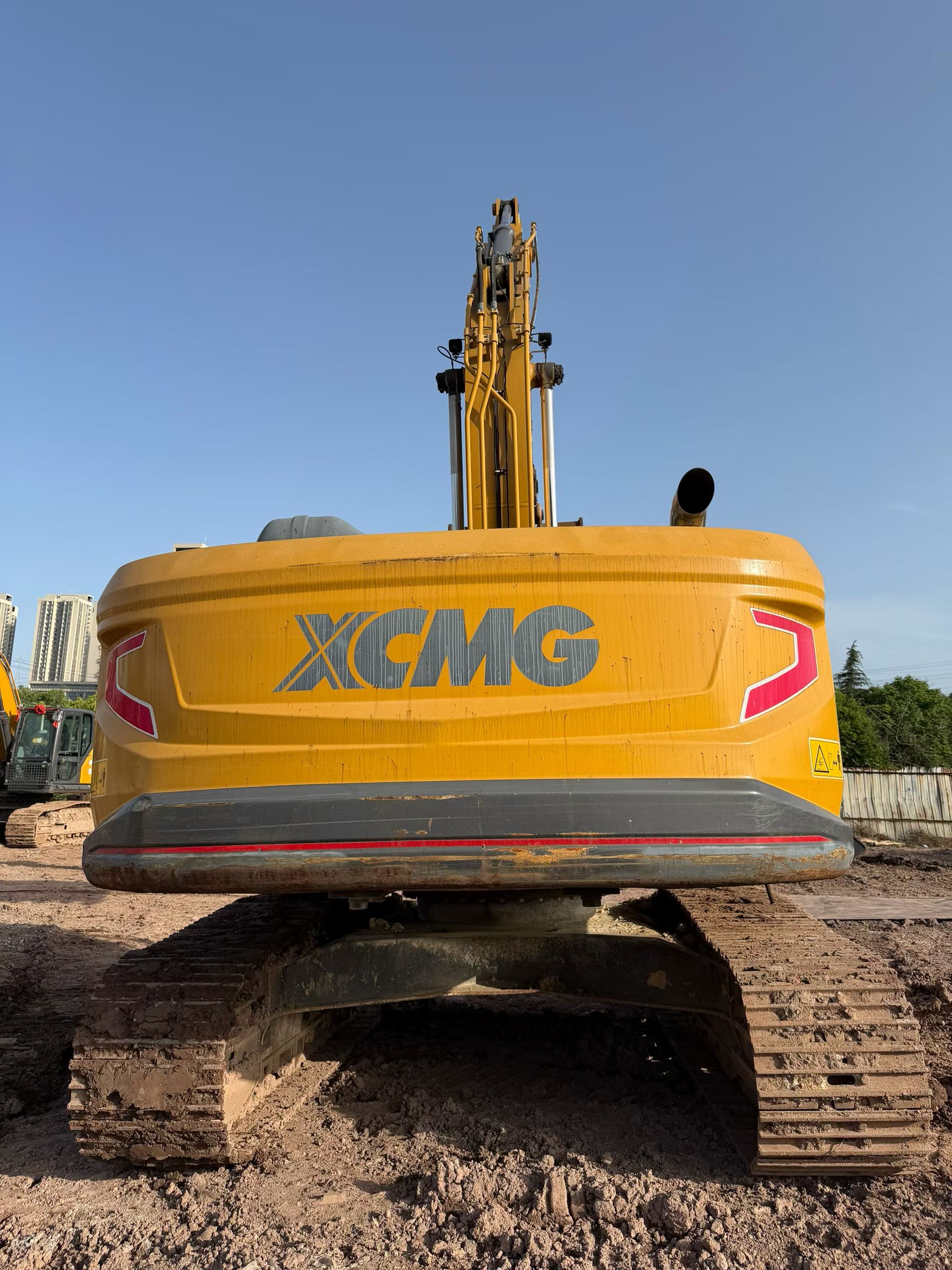 Compre Excavadora XCMG XE245GH Usada / 8