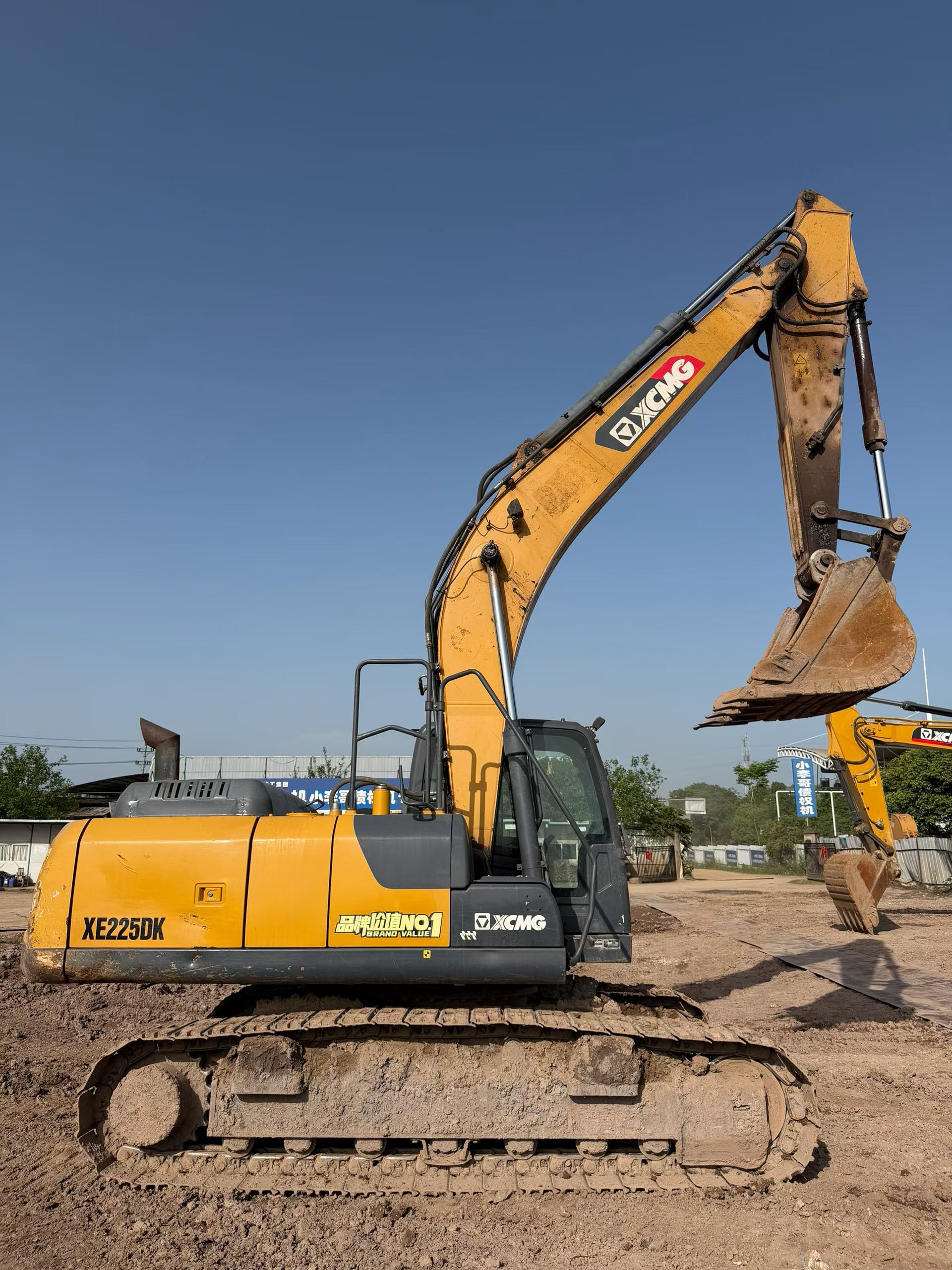 Compre Excavadora XCMG XE200DA Usada / 9