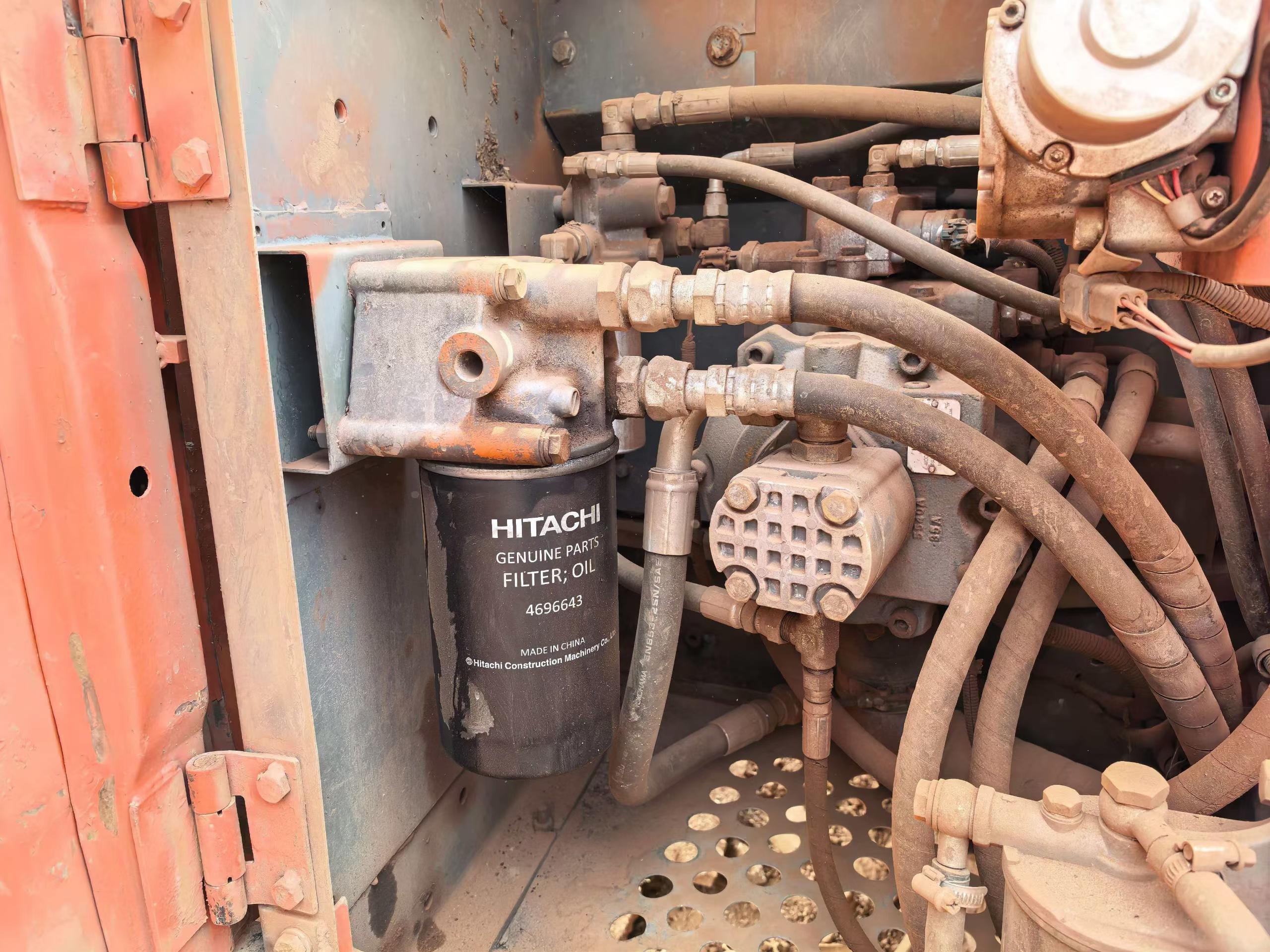 Купить Подержанный Экскаватор Hitachi EX130 / 3