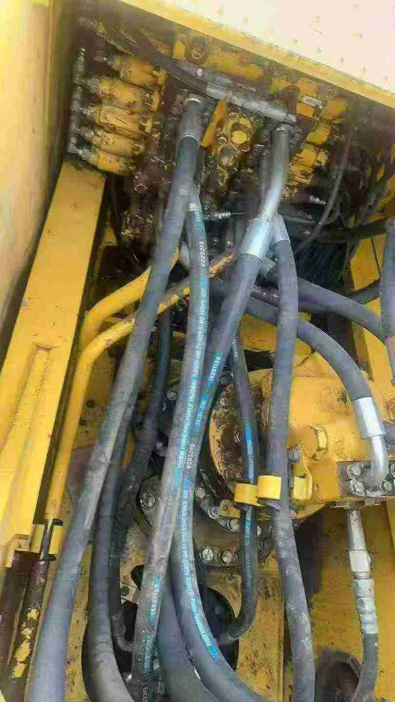 Купить Подержанный Экскаватор Komatsu PC240-6 / 5