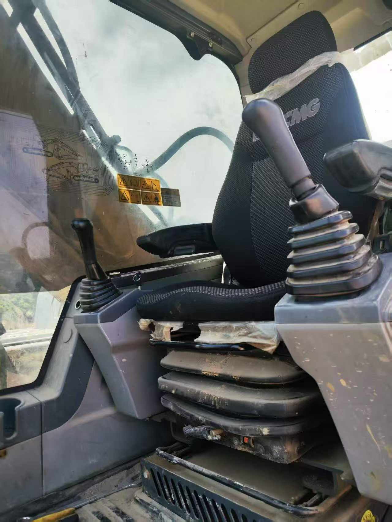 Купить Подержанный Экскаватор XCMG XE215 / 6