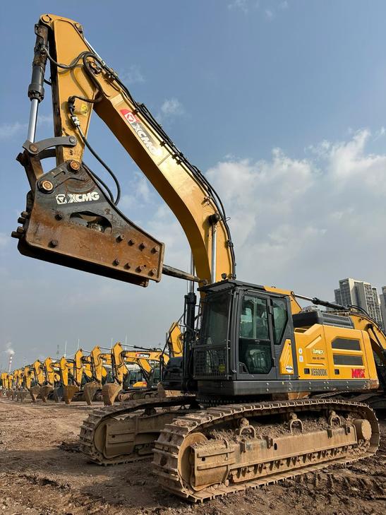 Buy XCMG XE600DK Used Excavator / 1