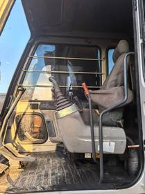 Buy Kato 820-3SP Used Excavator / 4 Buy Kato 820-3SP Used Excavator / 4