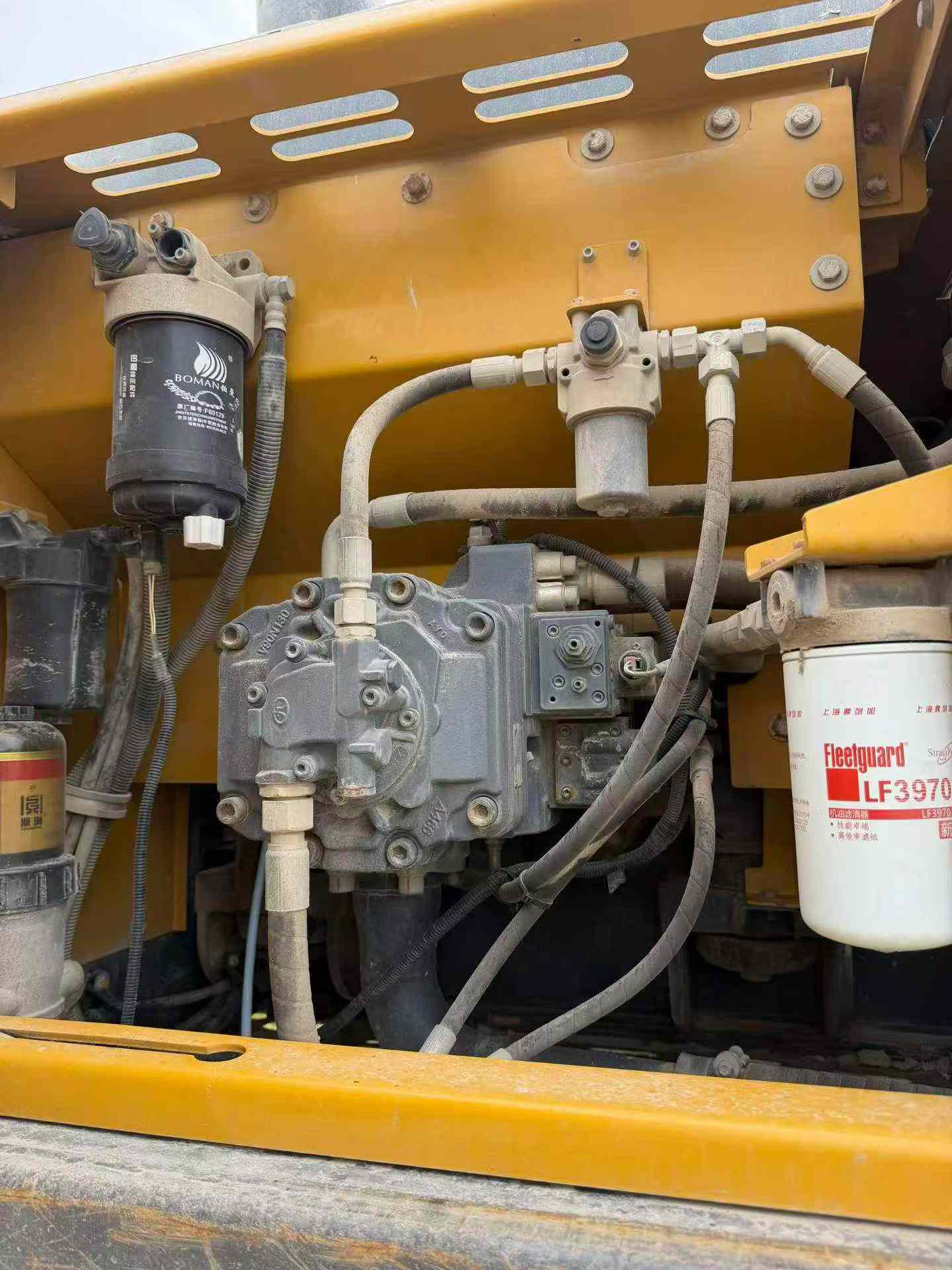 Compre Excavadora XCMG XE205DA Usada / 3
