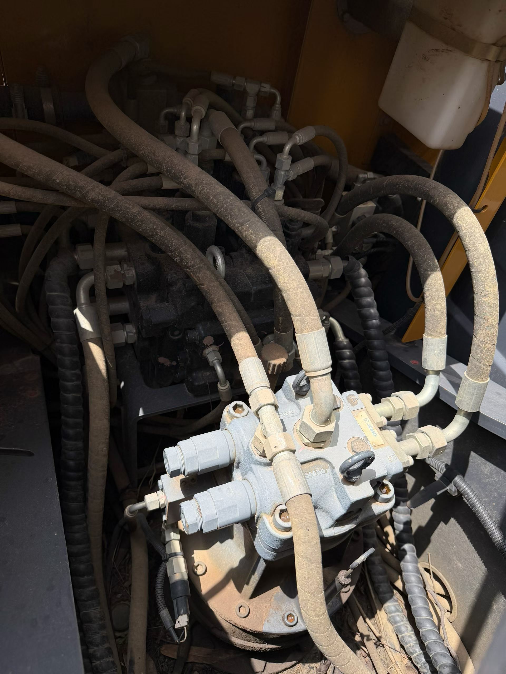 Compre Excavadora XCMG XE135D Usada / 2