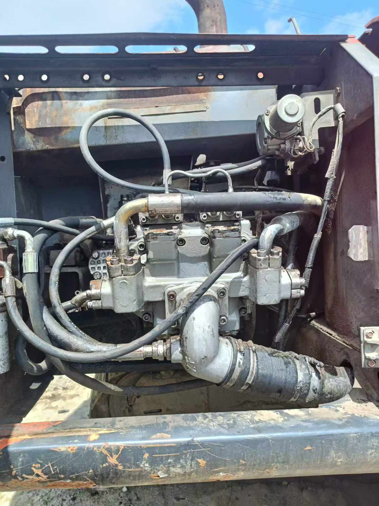 Купить Подержанный Экскаватор Hitachi EX200-5 / 5