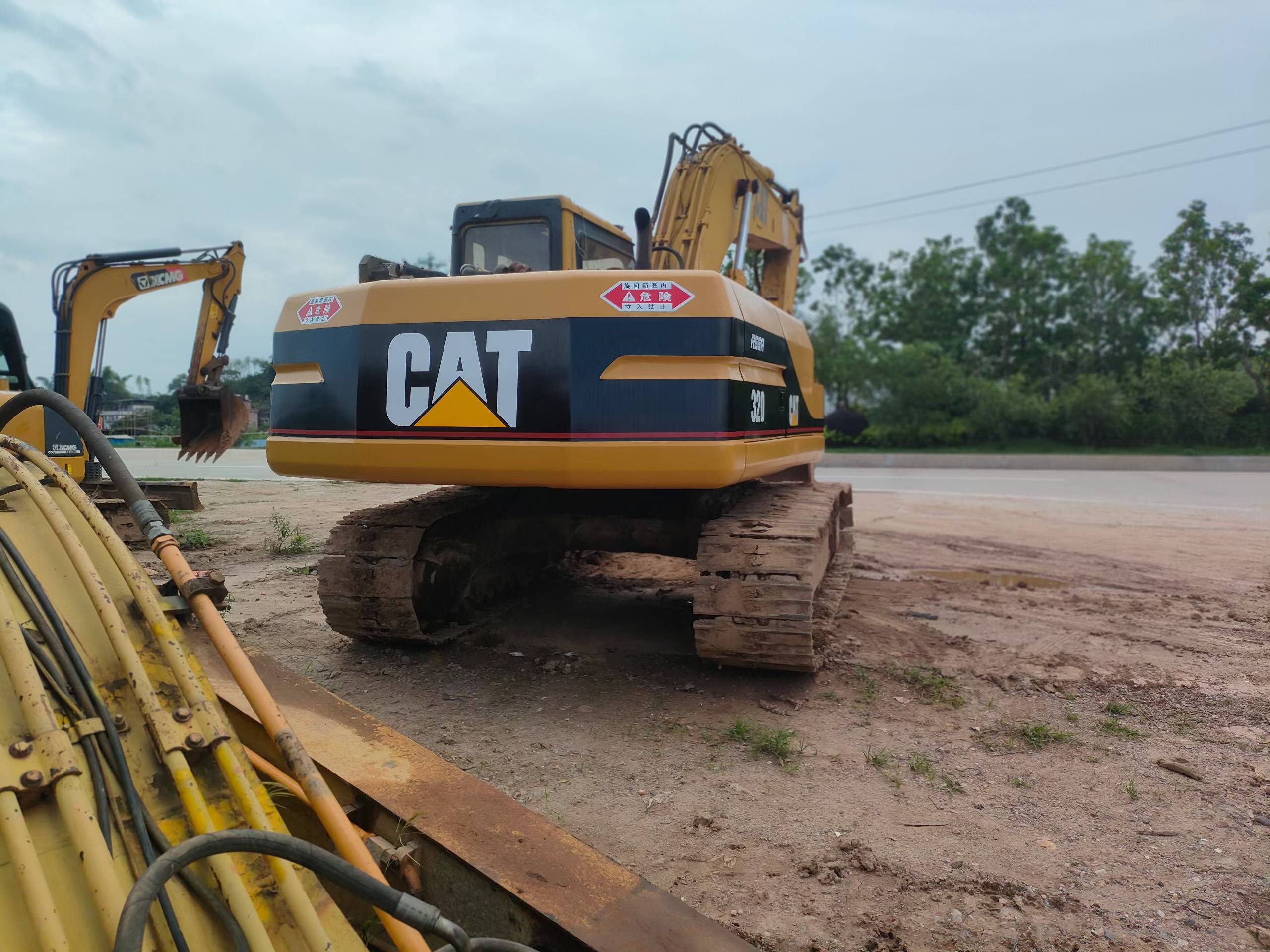 Buy Caterpillar 320V2 Used Excavator / 3