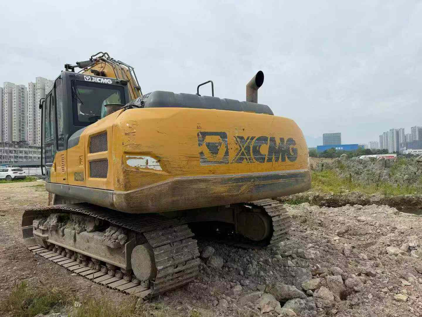 Compre Excavadora XCMG XE205DA Usada / 2