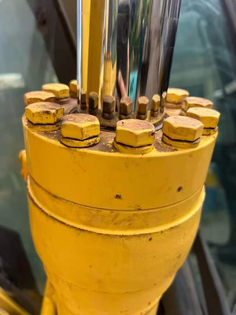 Купить Подержанный Экскаватор Komatsu PC130-8 / 3