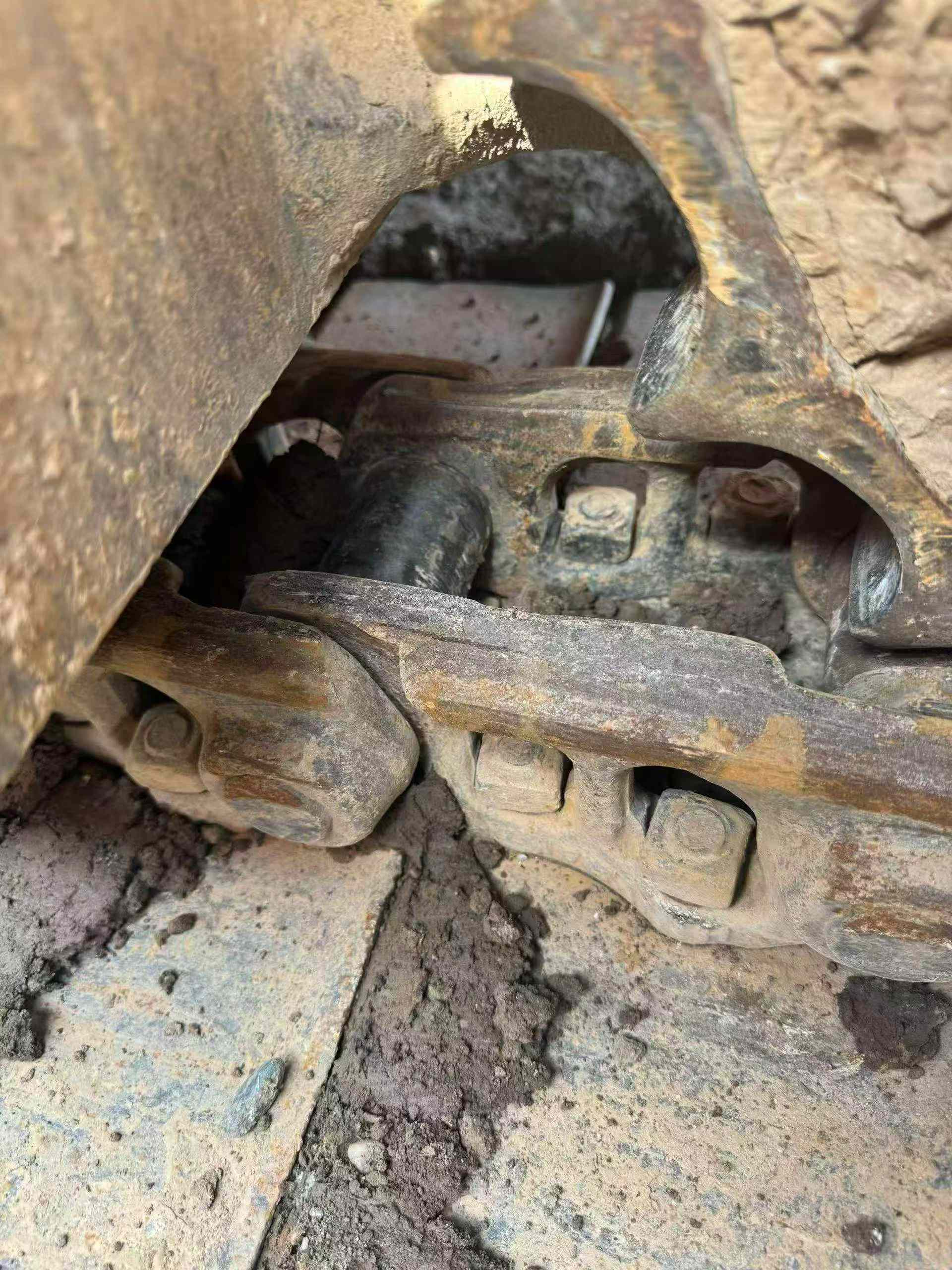 Купить Подержанный Экскаватор Hyundai R215-7 / 3