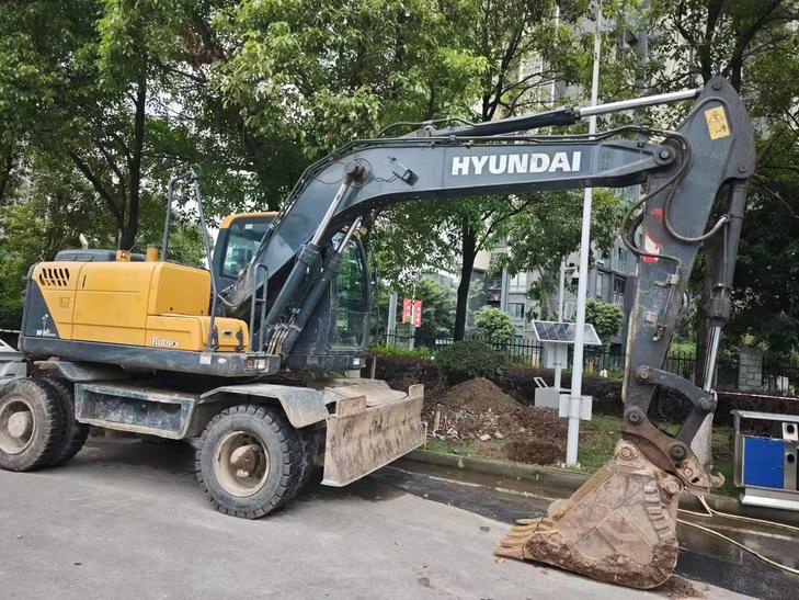 Buy Hyundai R150-7 Used Excavator / 1