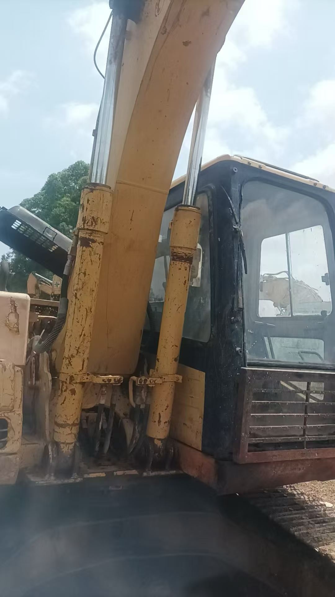 Купить Подержанный Экскаватор Caterpillar 312B / 9
