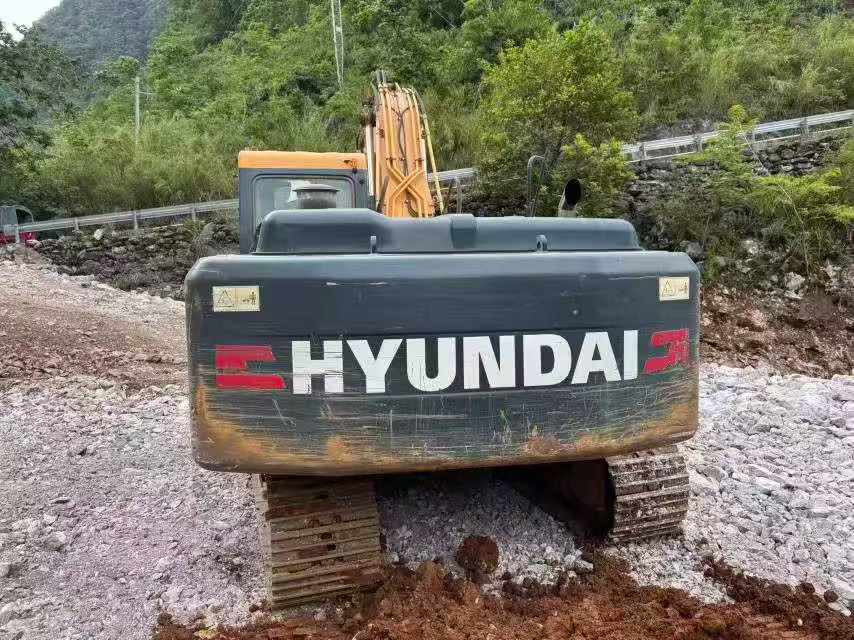 Buy Hyundai R215-7 Used Excavator / 4