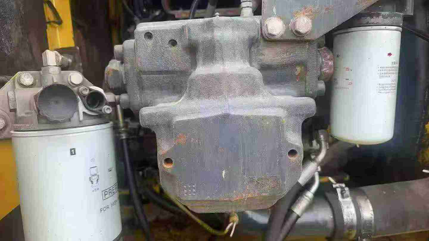 Купить Подержанный Экскаватор Komatsu PC240-6 / 6