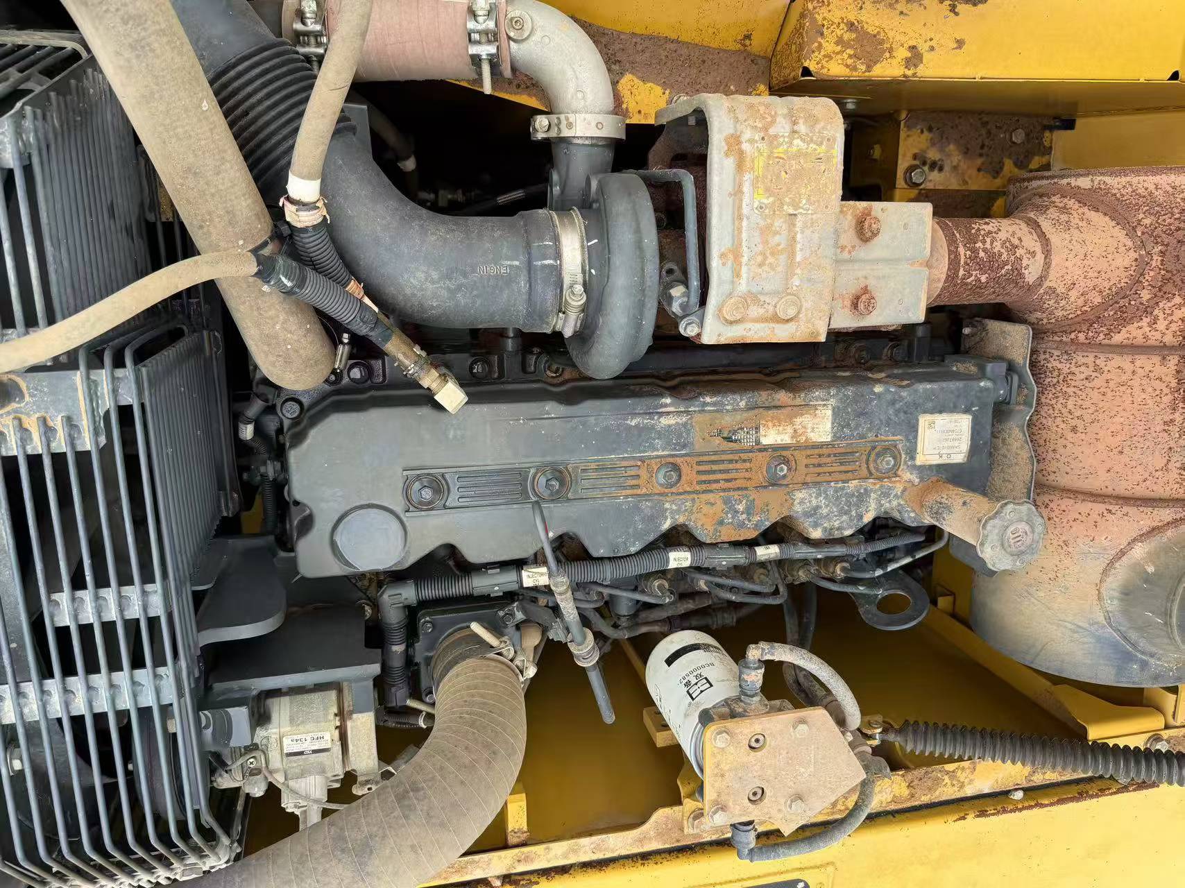 Buy Komatsu PC210-6 Used Excavator / 9