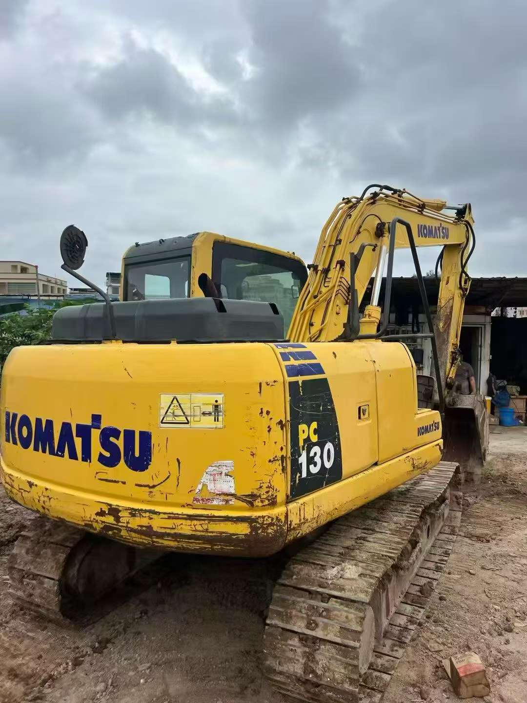 Купить Подержанный Экскаватор Komatsu PC130-8 / 9