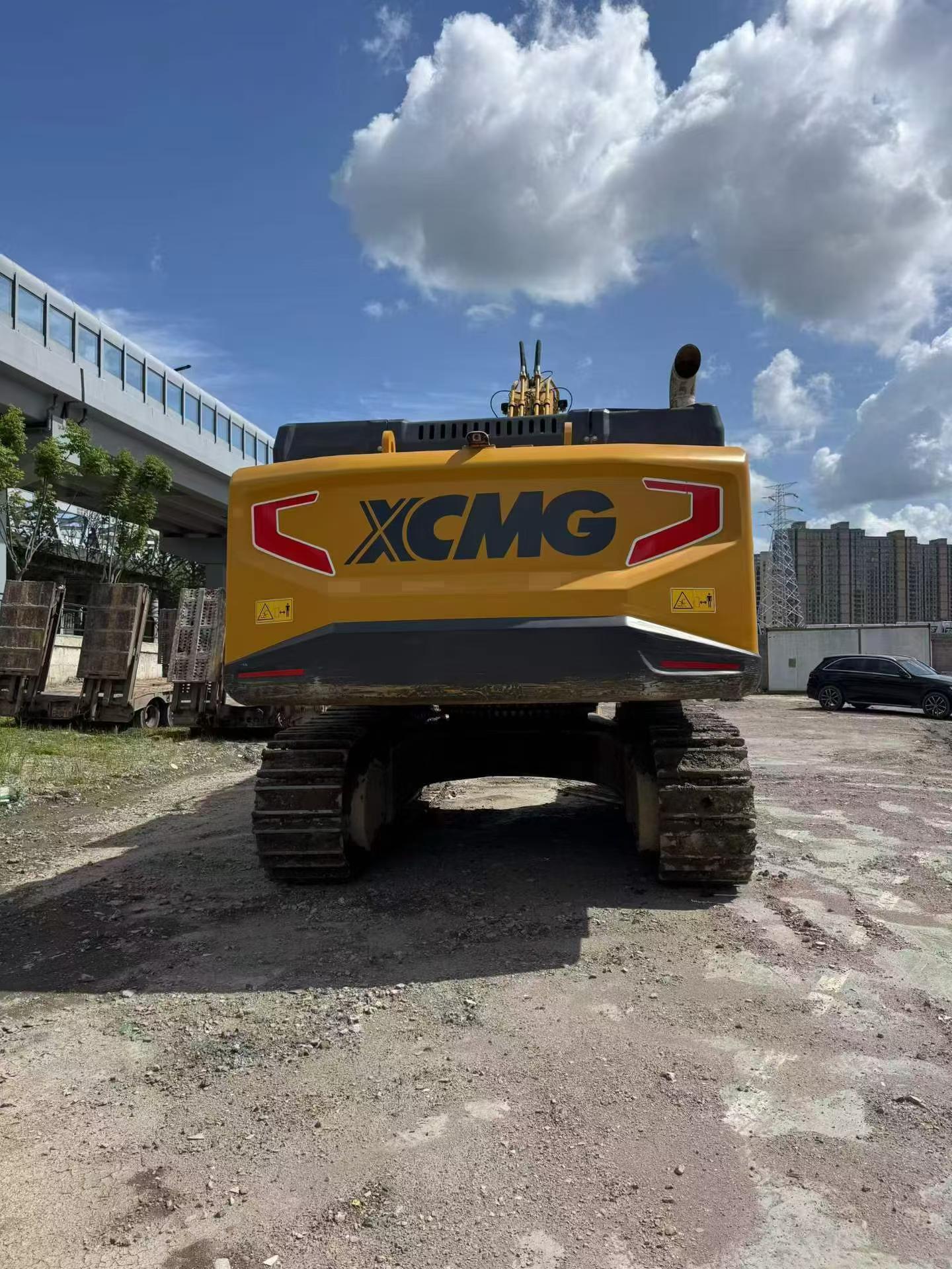 Buy XCMG XE500C Used Excavator / 2