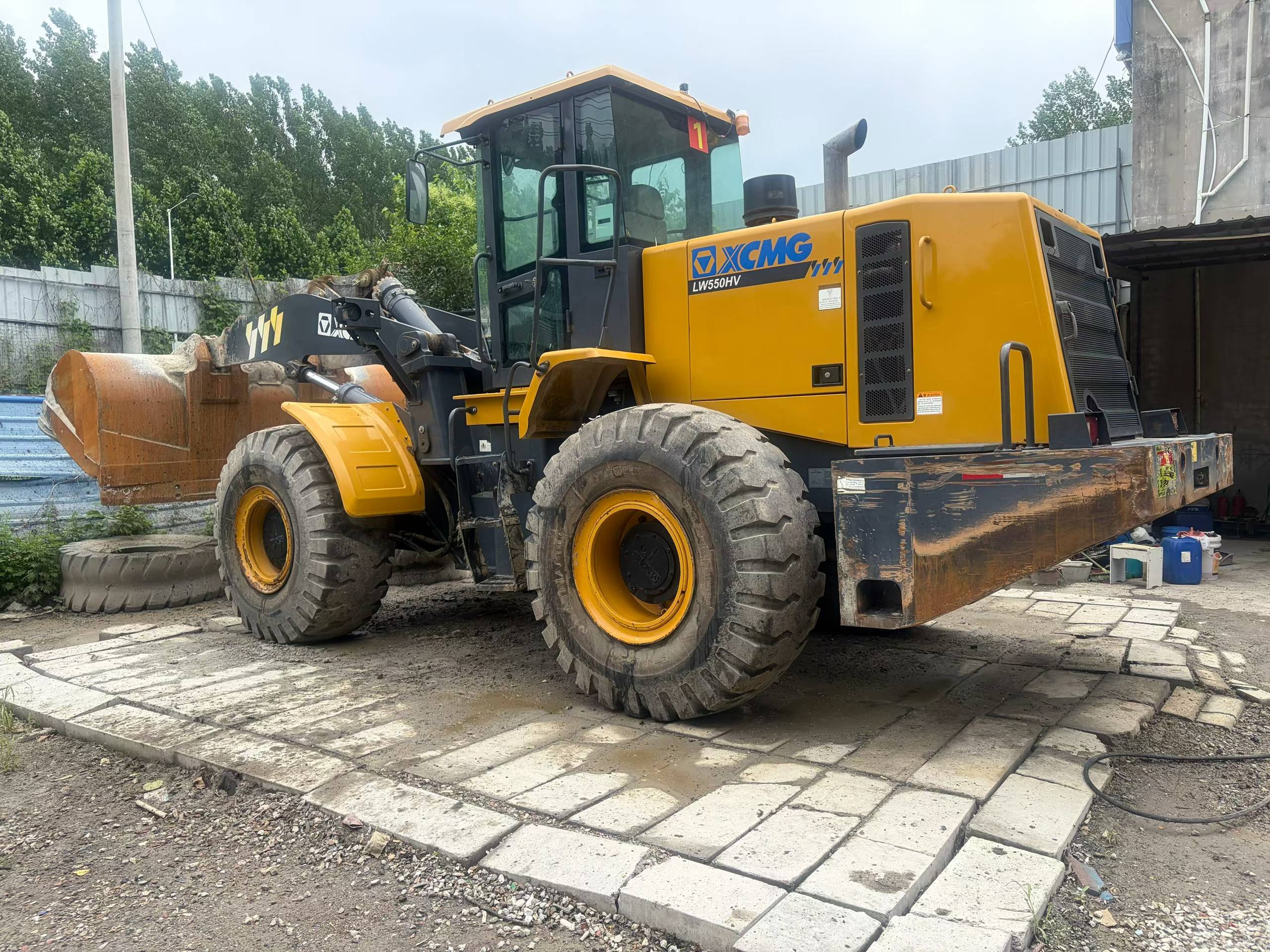 Buy XCMG LW550HV Used Loader / 3