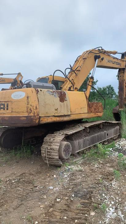 Buy Hyundai R300LC-5 Used Excavator / 1