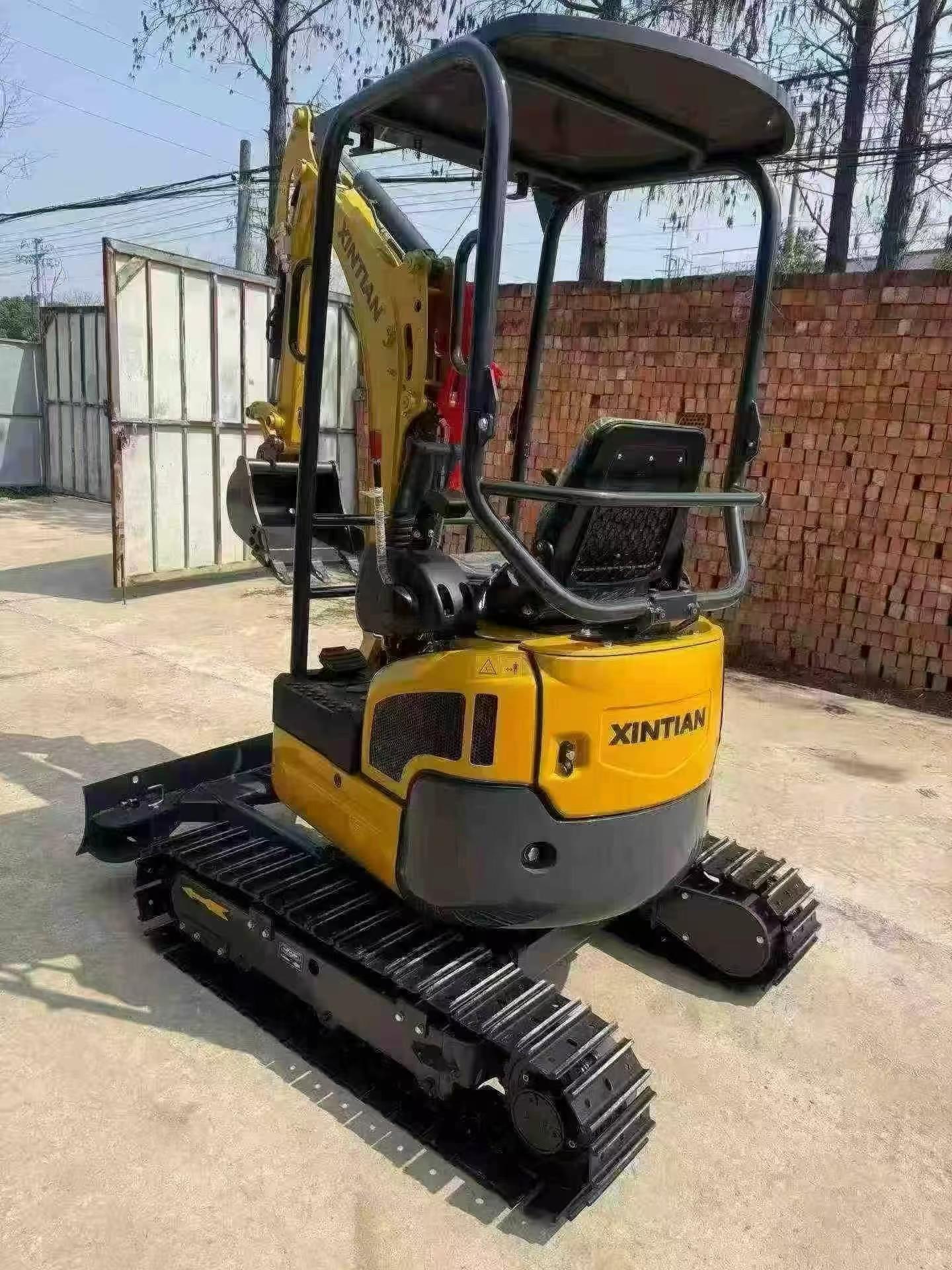 Compre Escavadeira Yanmar B2U Usada / 2