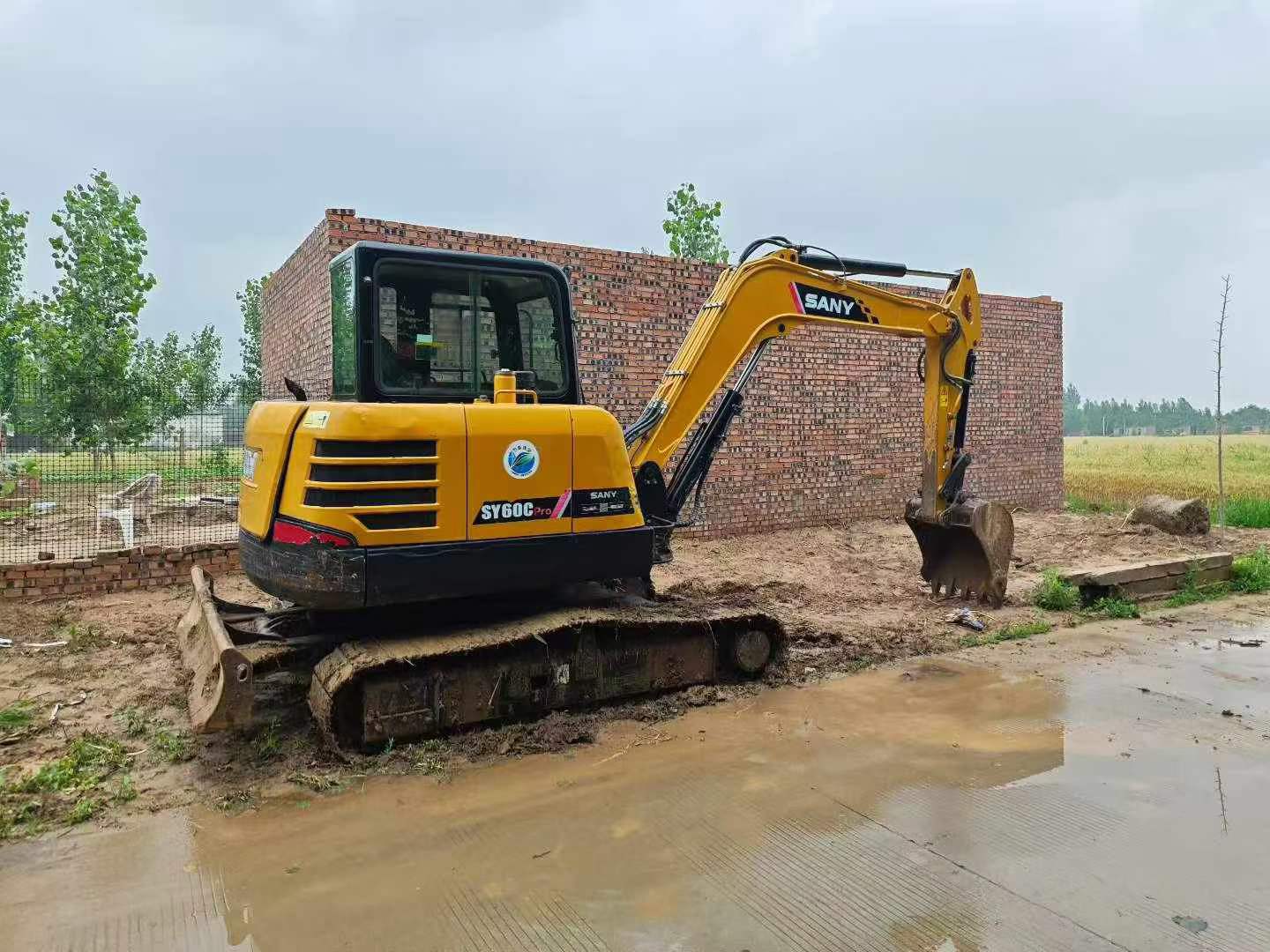 Buy Sany SY60 Used Excavator / 8