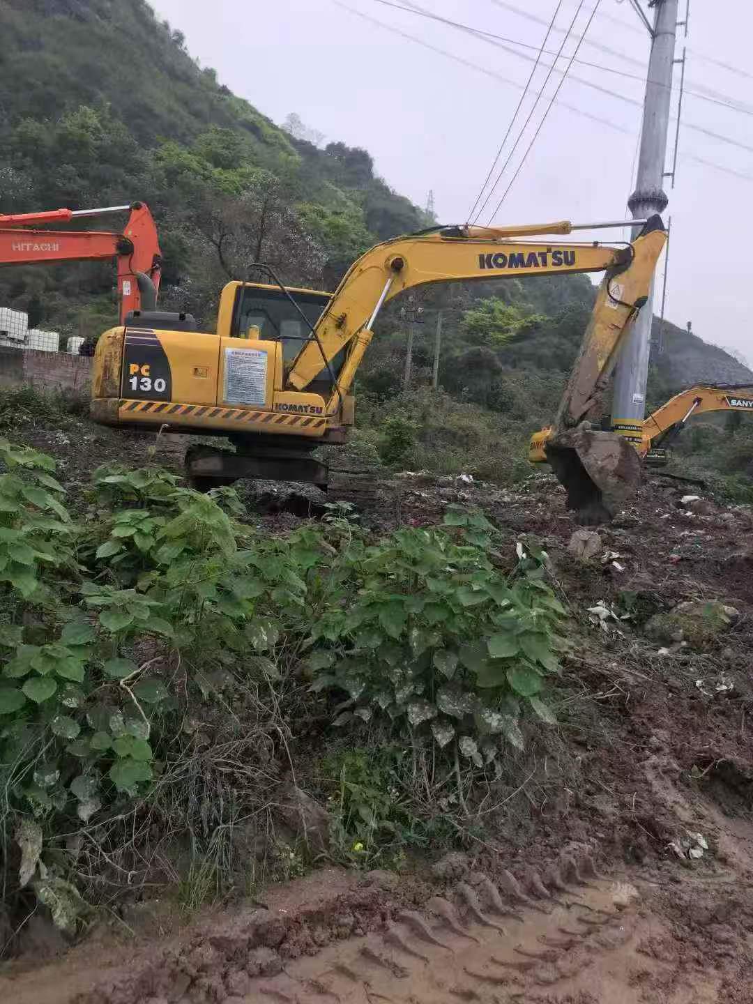 Buy Komatsu PC130-8 Used Excavator / 4