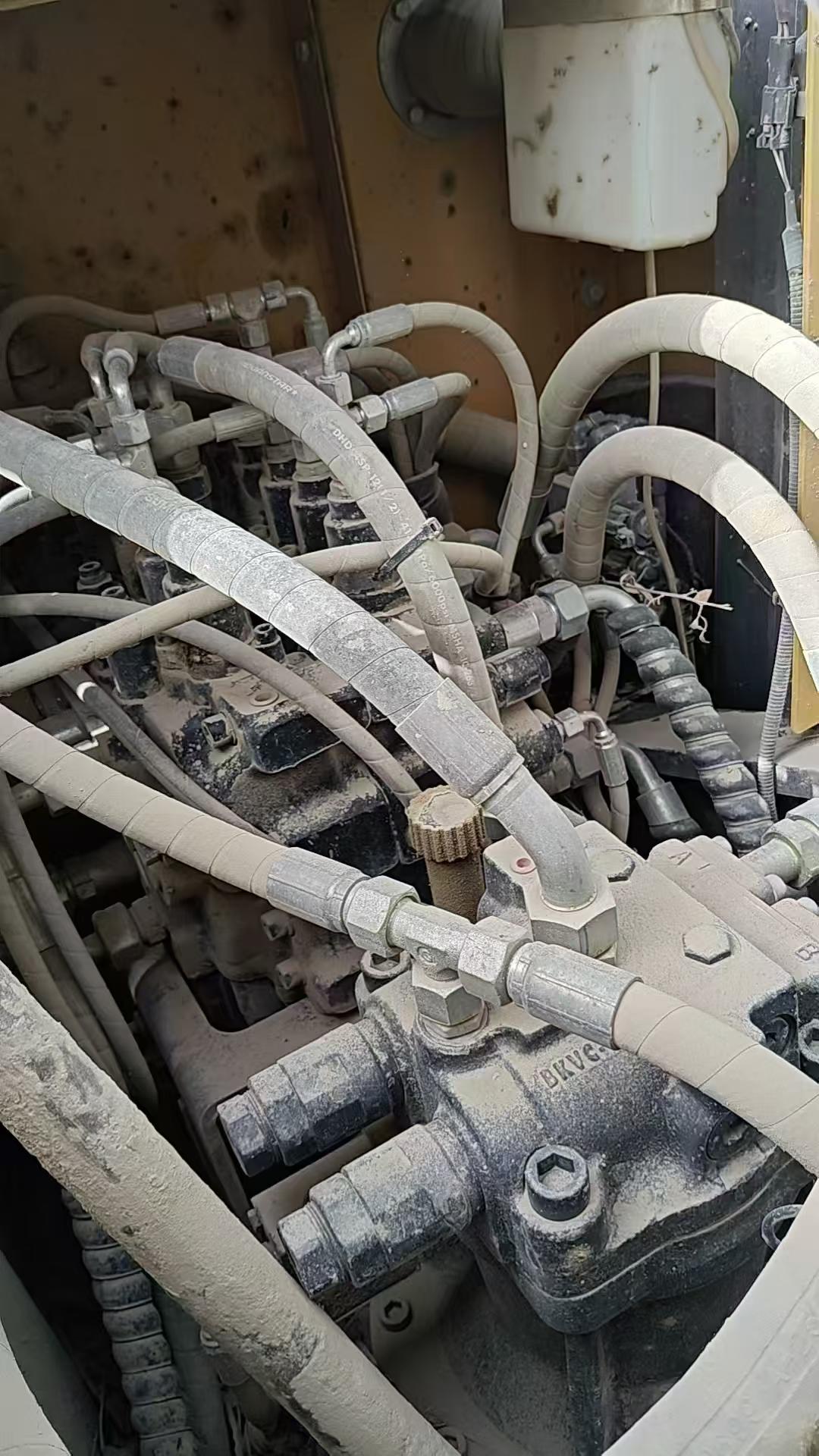 Compre Excavadora XCMG XE135B Usada / 7