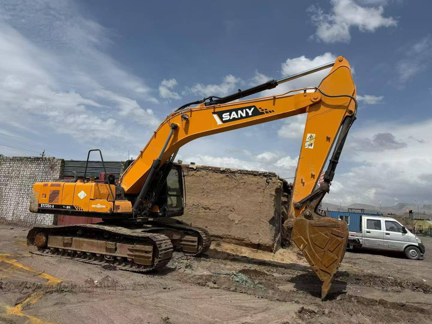 Buy Sany SY235C-8 Used Excavator / 2