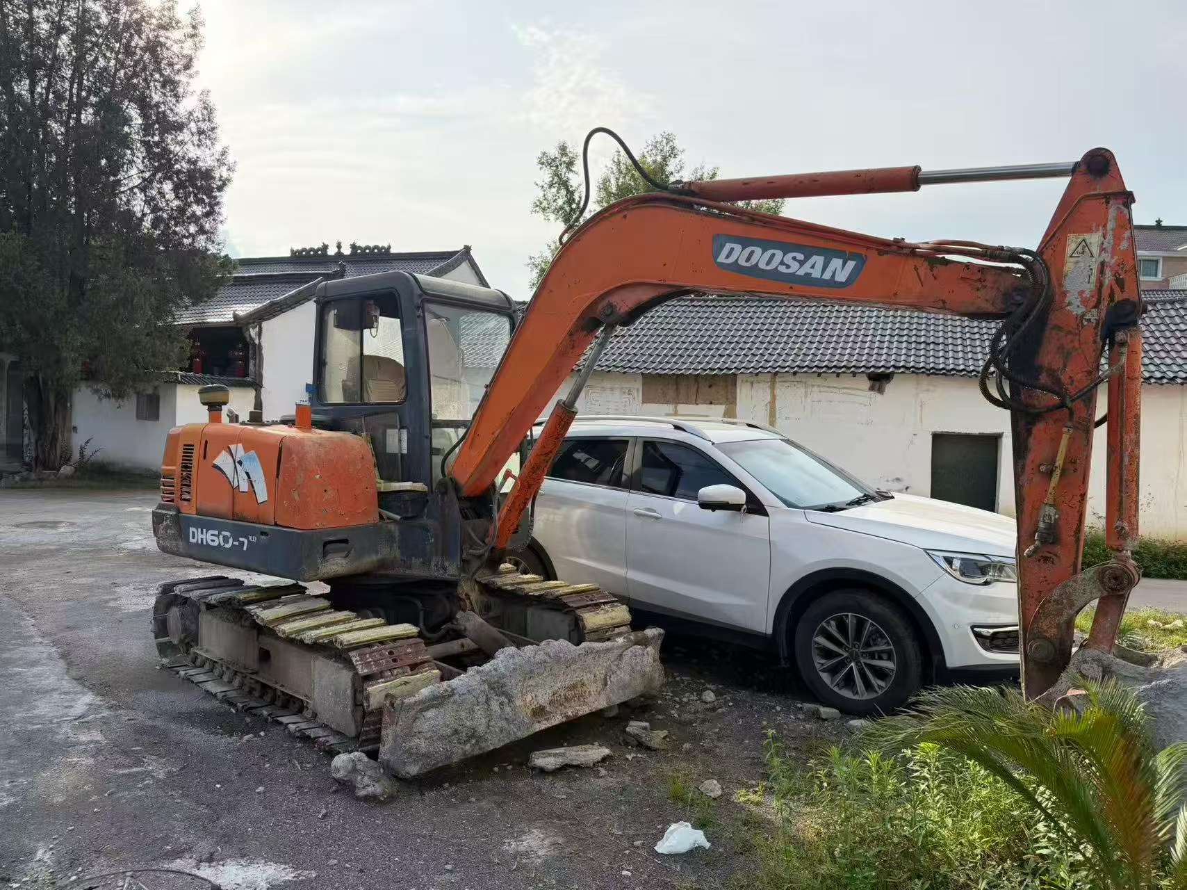 Купить Подержанный Экскаватор Doosan DH55 / 4