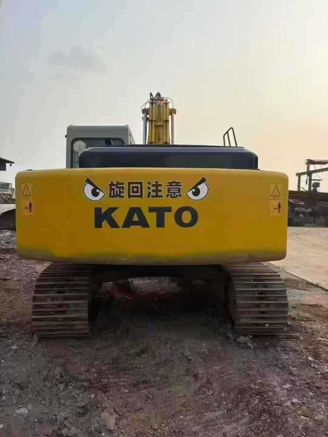 Buy Kato 820-3SP Used Excavator / 5