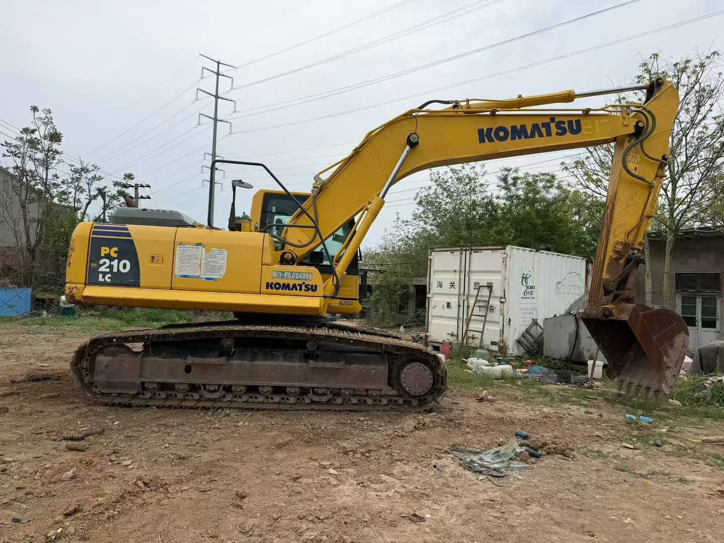 Buy Komatsu PC210-6 Used Excavator / 2
