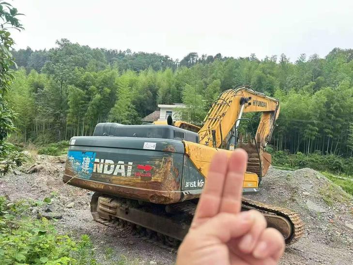 Buy Hyundai R350LVS Used Excavator / 1