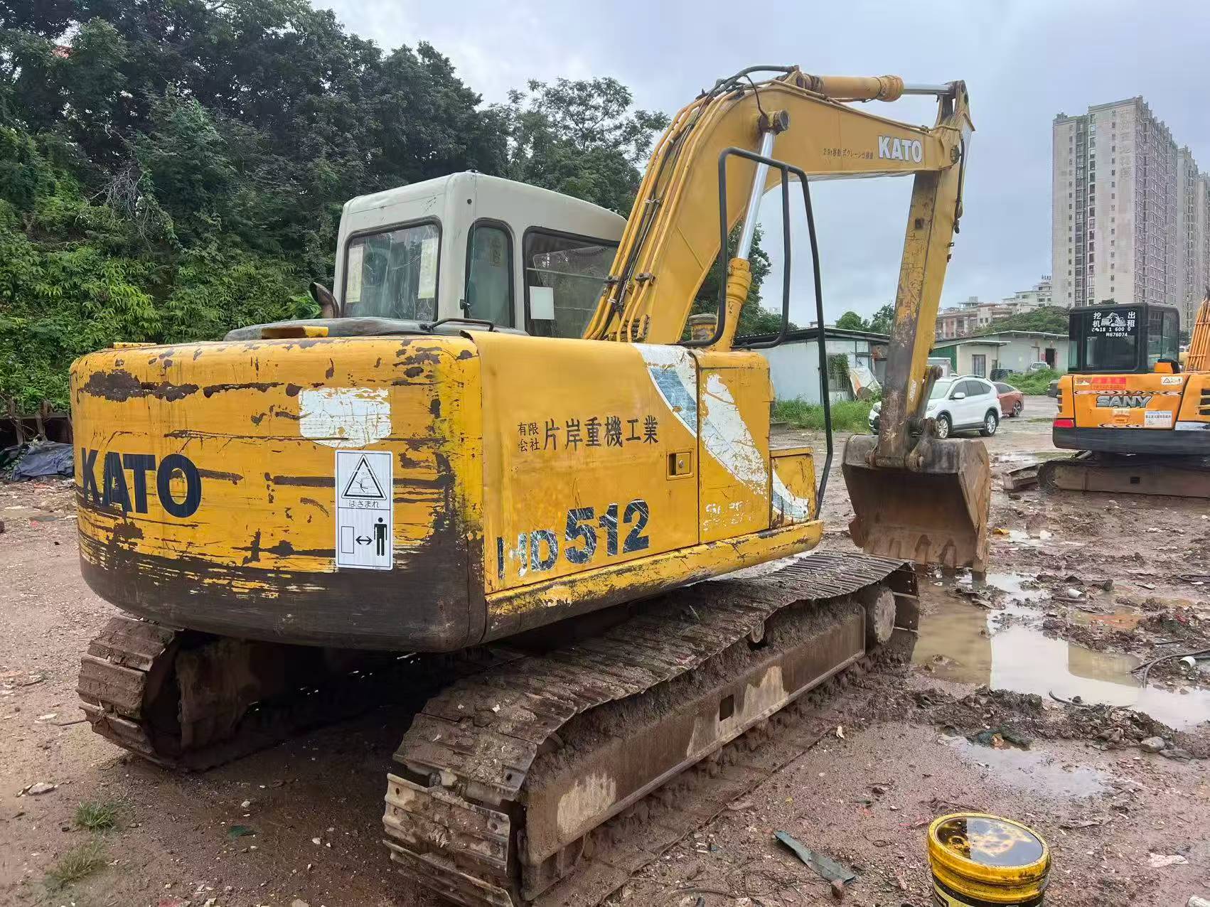 Buy Kato HD512-6 Used Excavator / 2
