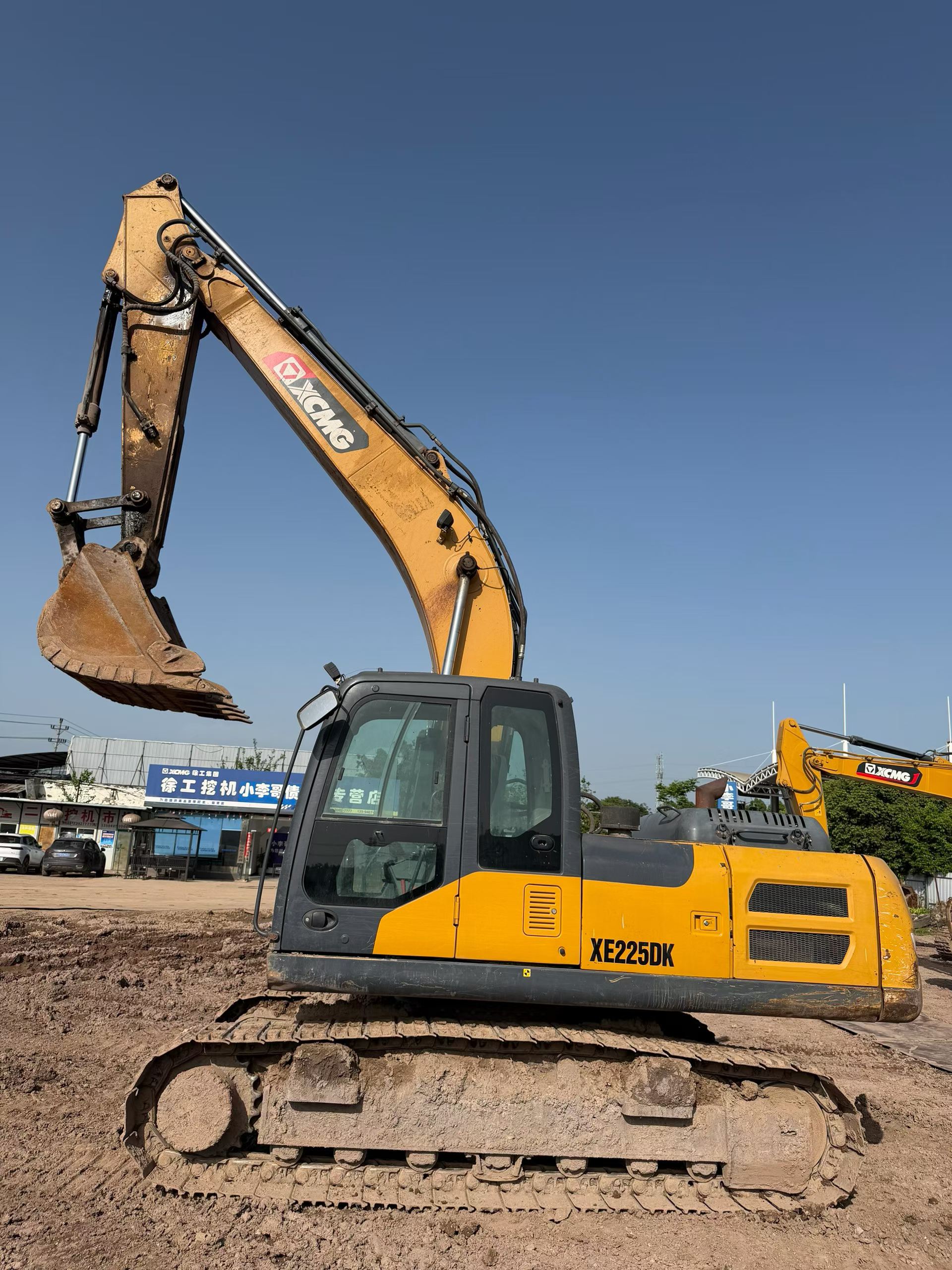 Compre Excavadora XCMG XE200DA Usada / 7