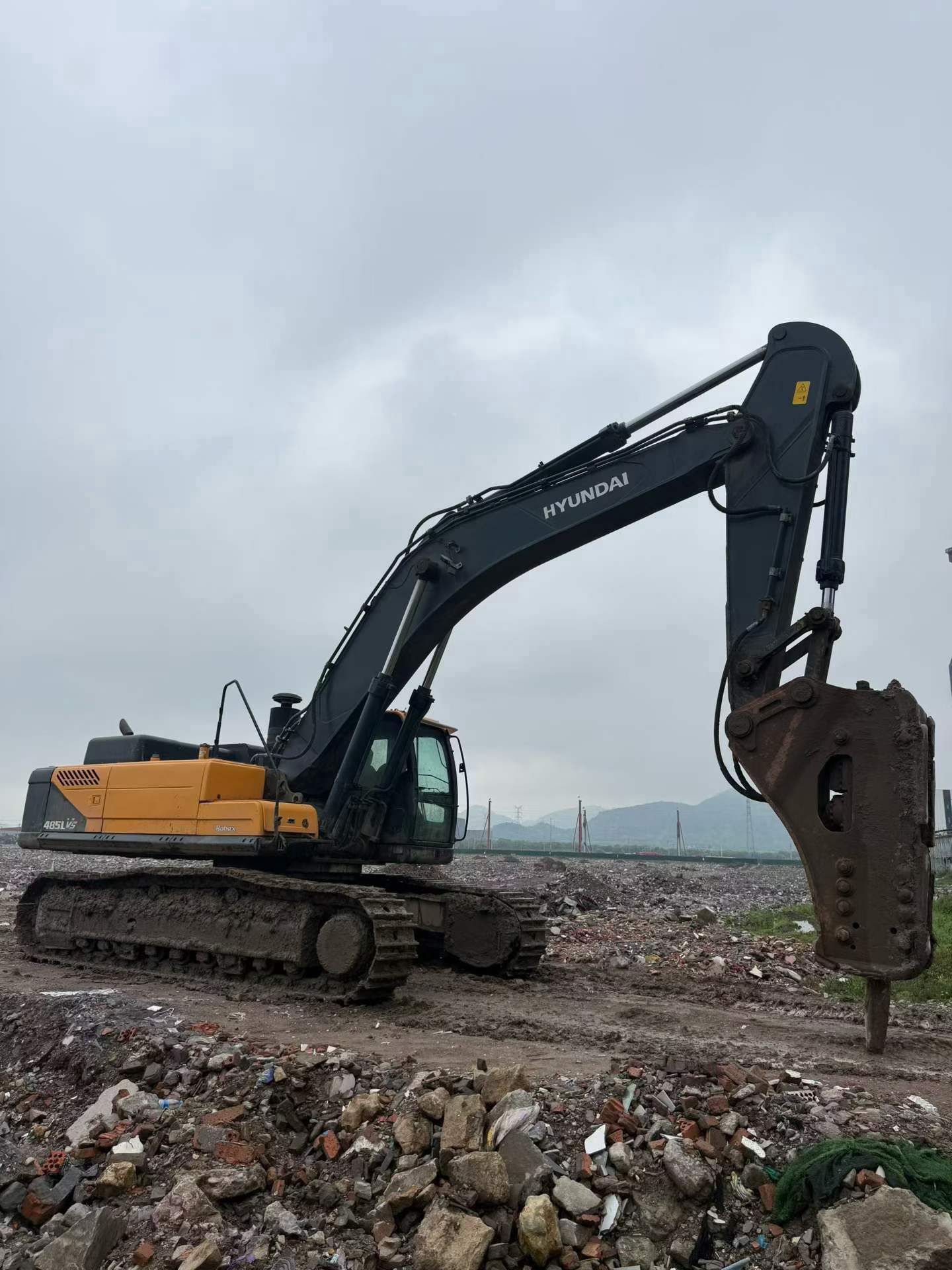 Compre Escavadeira Hyundai R485LVS Usada / 2