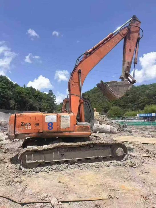 Buy Hitachi EX210-6 Used Excavator / 1