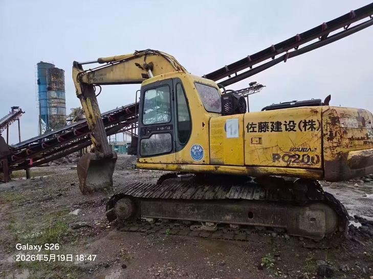 Buy Komatsu PC200-6E Used Excavator / 1