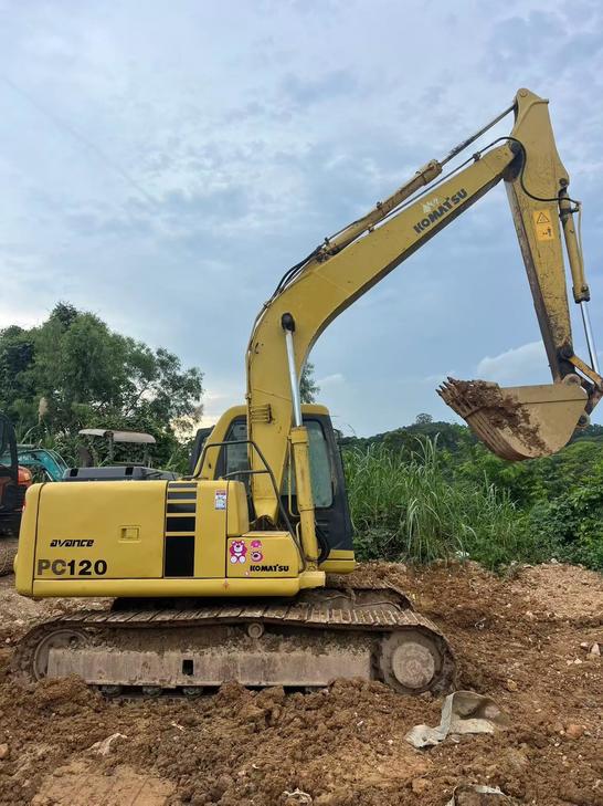 Buy Komatsu PC120-6 Used Excavator / 1