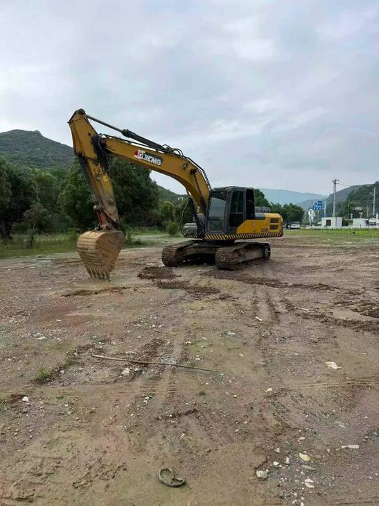 Buy XCMG XE200 Used Excavator / 1