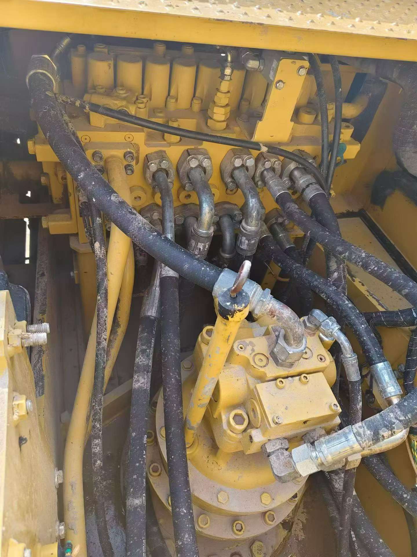 Buy Caterpillar 323 Used Excavator / 7