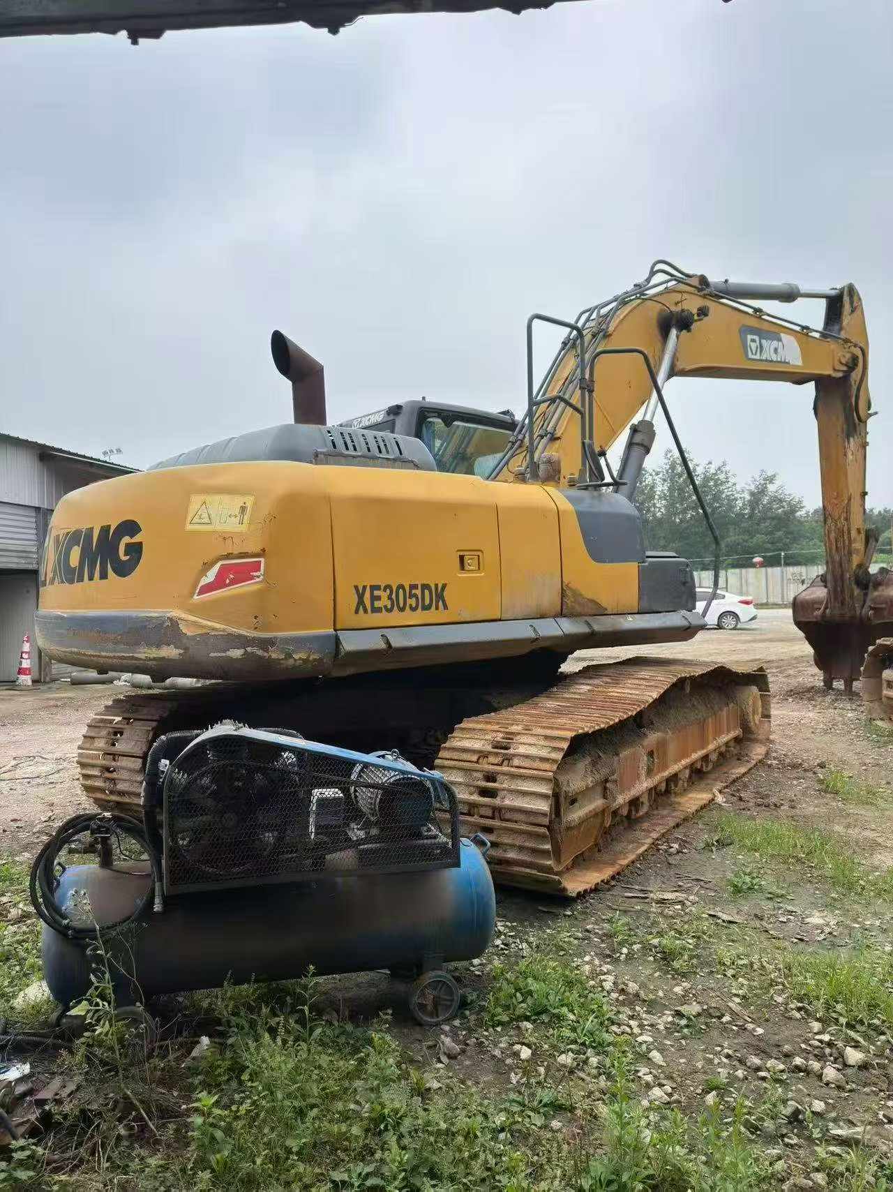 Buy XCMG XE245D Used Excavator / 3