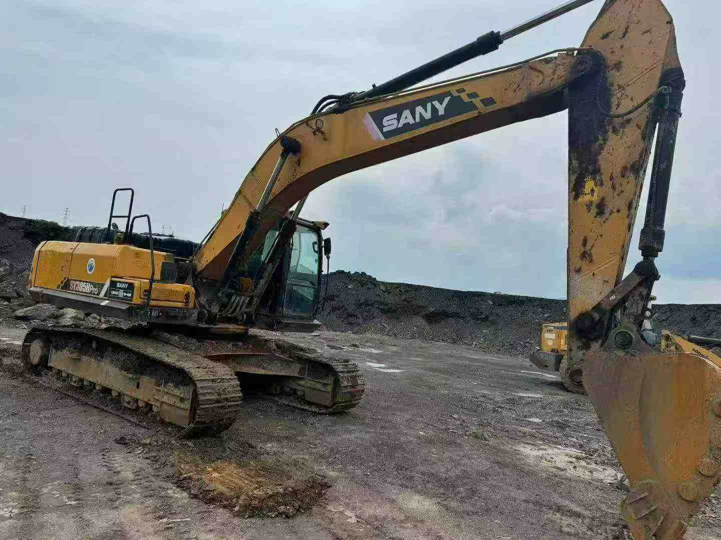Buy Sany SY245H Used Excavator / 3